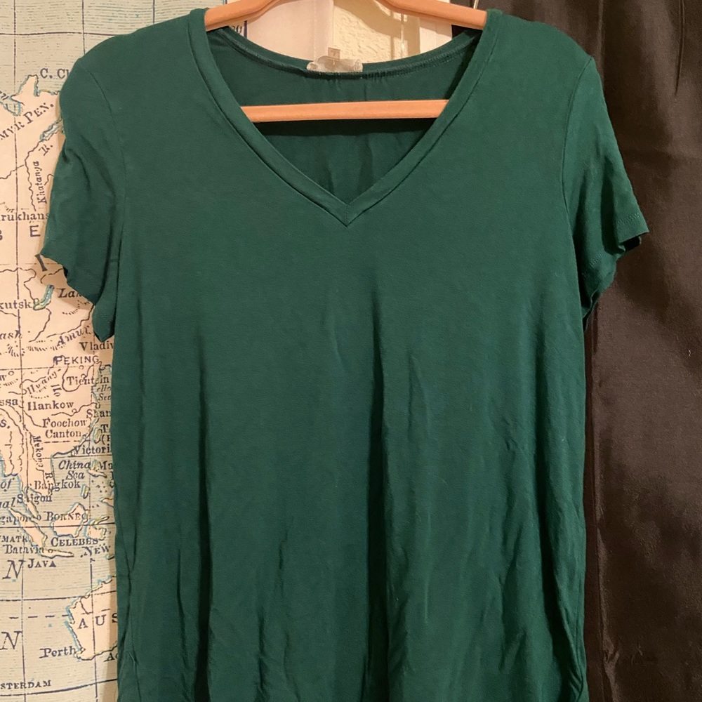 Basic Emerald Vneck Tee